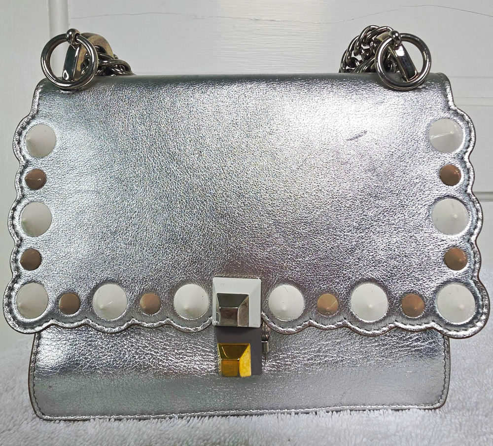 Fendi Kan 1 Metallic Silver Scalloped Shoulder Bag Chain Strap Silver HW w,/COA